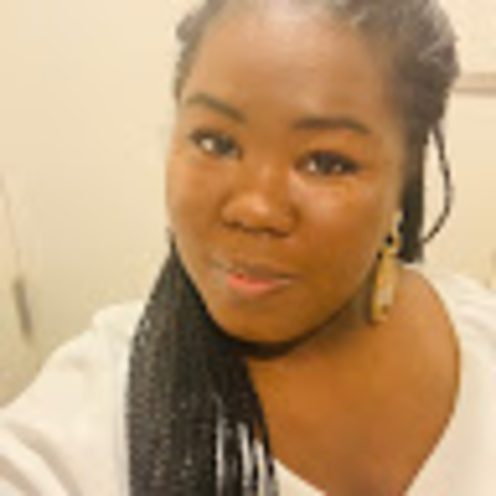 Meet your Posher, Latasha